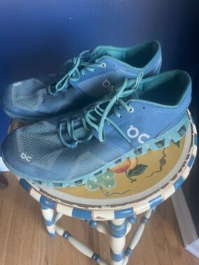 On Cloud Blue Teal Running Shoes men’s 11M